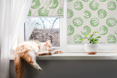 Store enrouleur occultant avec des plantes se reflétant sur des cercles verts