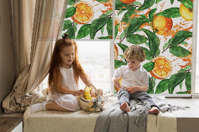 Store fenêtre intérieur avec motif oranges et feuilles