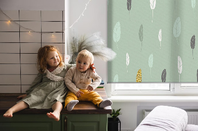 Store fenêtre intérieur avec arbres colorés