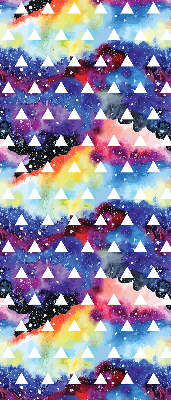 Store fenêtre intérieur avec des triangles blancs sur fond coloré