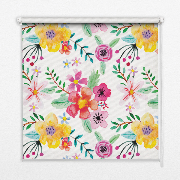 Store fenêtre intérieur avec fleurs peintes
