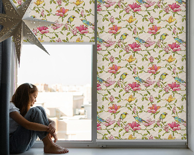 Store occultant fenetre avec motif d'oiseaux sur les fleurs
