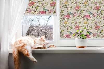 Store occultant fenetre avec motif d'oiseaux sur les fleurs