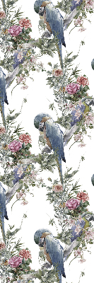 Store fenêtre intérieur avec des perroquets sur des fleurs