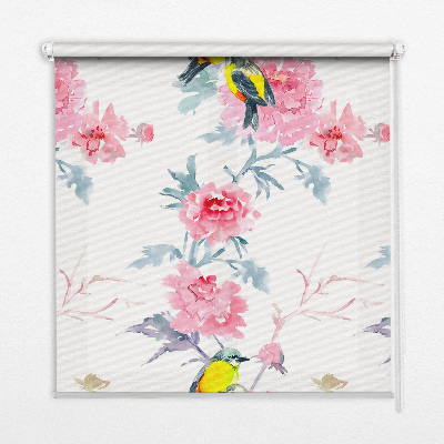 Store occultant fenêtre avec motif d'oiseaux sur des fleurs