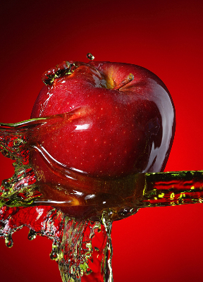 Store enrouleur occultant de couleur pomme avec finition arrosée d'eau