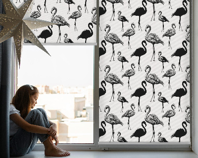 Store fenêtre intérieur avec flamants roses noirs