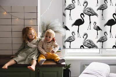Store fenêtre intérieur avec flamants roses noirs