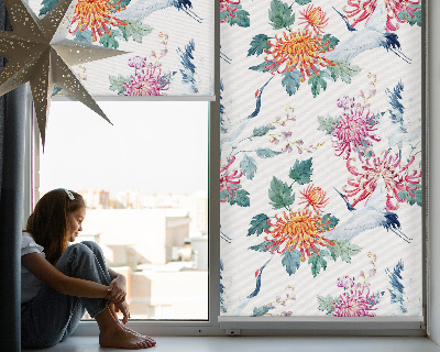 Store fenêtre intérieur avec héron et fleur