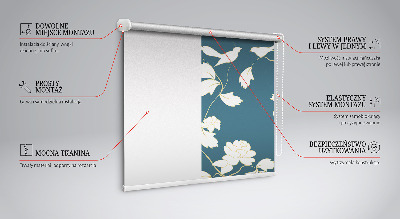 Store occultant fenêtre avec oiseaux blancs sur des fleurs blanches