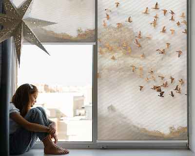 Store fenêtre intérieur avec un groupe d'oiseaux