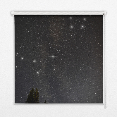 Store occultant fenêtre des étoiles dans le ciel