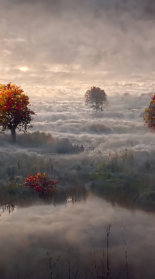 Store fenêtre intérieur avec motif d’arbres dans le brouillard