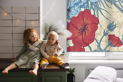 Store fenêtre intérieur des oiseaux parmi les fleurs