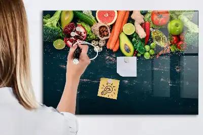 Tableau magnétique avec feutre motif légumes sur la table