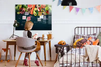 Tableau magnétique avec feutre motif légumes sur la table