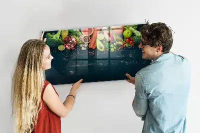 Tableau magnétique avec feutre motif légumes sur la table
