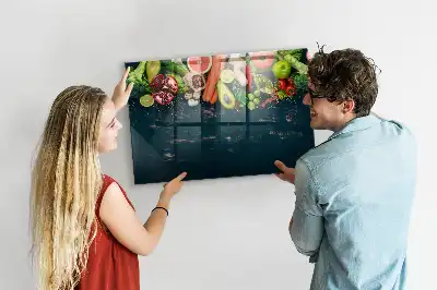 Tableau magnétique avec feutre motif légumes sur la table