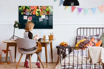 Tableau magnétique avec feutre motif légumes sur la table
