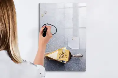 Tableau effaçable à sec magnétique en forme de part de gâteau