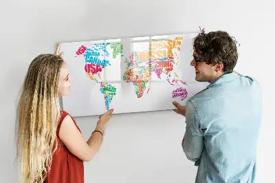 Tableau magnétique pour dessiner avec motif de noms de pays colorés