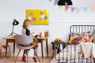 Tableau magnétique à dessiner de couleur jaune clair