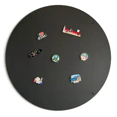 Tableau pour aimants de voyage rond de couleur noire