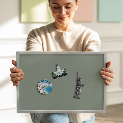 Tableau magnétique avec cadre argenté Couleur olive clair
