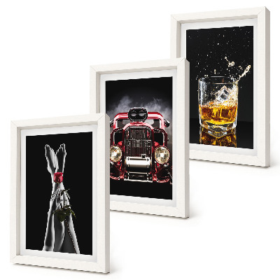Mur de cadres Des jambes de femme avec une rose, une vieille voiture, un verre de whisky