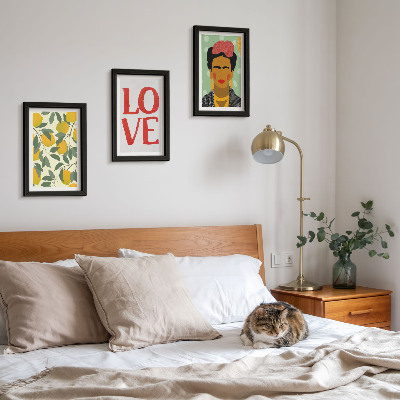 Mur de cadres Citrons avec l'inscription AMOUR, portrait peint de Frida Kahlo