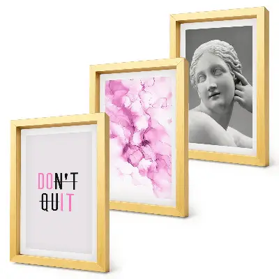Mur de cadres avec aquarelle abstraite, slogan inspirant et sculpture ancienne