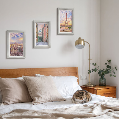 Ensemble de 3 tableaux Vue des villes de New York, Paris et Varsovie au crépuscule