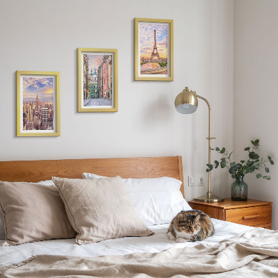 Ensemble de 3 tableaux Vue des villes de New York, Paris et Varsovie au crépuscule