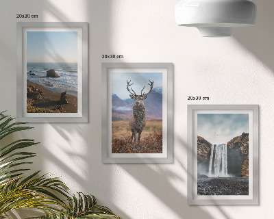 Mur de cadres Paysages de montagne avec une cascade, un cerf et une plage