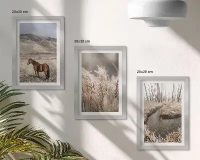Ensemble de 3 tableaux représentant des chevaux dans un paysage enneigé avec ruisseau