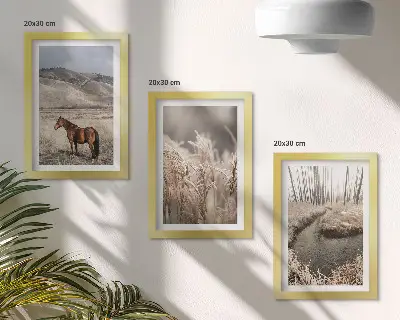 Ensemble de 3 tableaux représentant des chevaux dans un paysage enneigé avec ruisseau