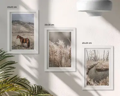 Ensemble de 3 tableaux représentant des chevaux dans un paysage enneigé avec ruisseau