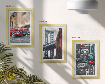 Lot de 3 tableaux Une vieille voiture dans la rue près du pont de Brooklyn et du matériel audio rétro