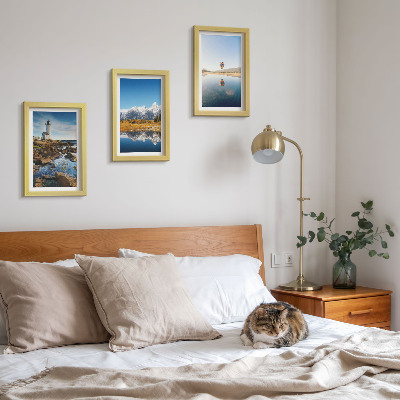 Ensemble de 3 tableaux Vue sur la nature avec un phare, des montagnes, un lac et une montgolfière