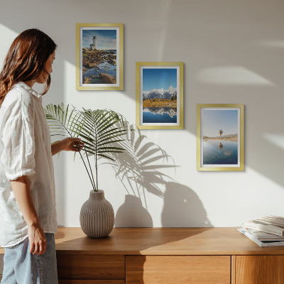 Ensemble de 3 tableaux Vue sur la nature avec un phare, des montagnes, un lac et une montgolfière