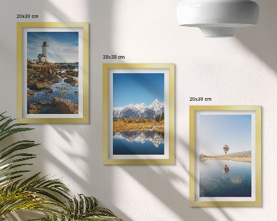 Ensemble de 3 tableaux Vue sur la nature avec un phare, des montagnes, un lac et une montgolfière