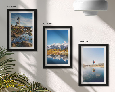 Ensemble de 3 tableaux Vue sur la nature avec un phare, des montagnes, un lac et une montgolfière