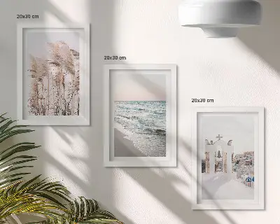 Mur de cadres plantes de bord de mer, vagues et vue sur les maisons blanches