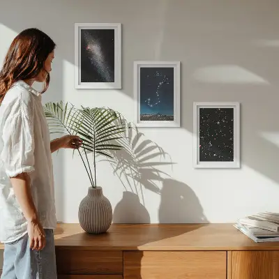 Ensemble de 3 tableaux représentant des paysages cosmiques de galaxies et de la constellation du Scorpion