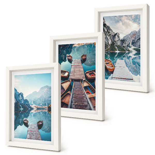 Ensemble de 3 tableaux Un lac paisible avec des pontons et des bateaux en bois
