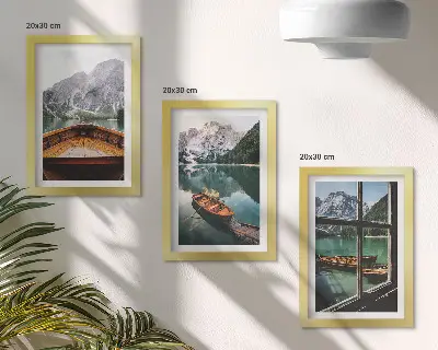 Lot de 3 tableaux représentant une vue d'un lac de montagne avec des bateaux et une fenêtre en arrière-plan