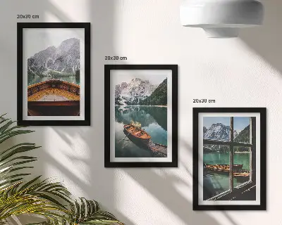 Lot de 3 tableaux représentant une vue d'un lac de montagne avec des bateaux et une fenêtre en arrière-plan