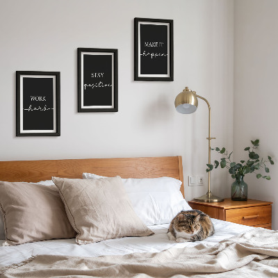 Mur de cadres Slogans de motivation élégants sur fond noir
