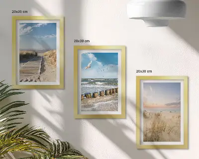 Ensemble de 3 tableaux représentant une plage avec sable, vagues, ciel et oiseaux en vol