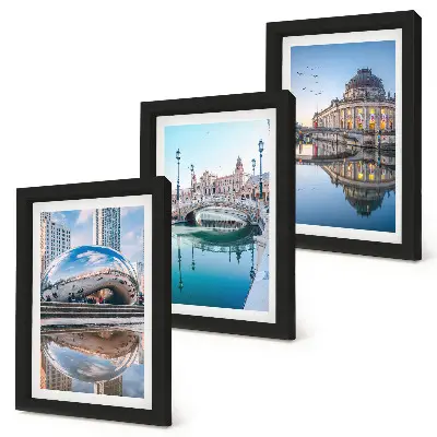 Lot de 3 tableaux représentant l'architecture urbaine se reflétant dans l'eau